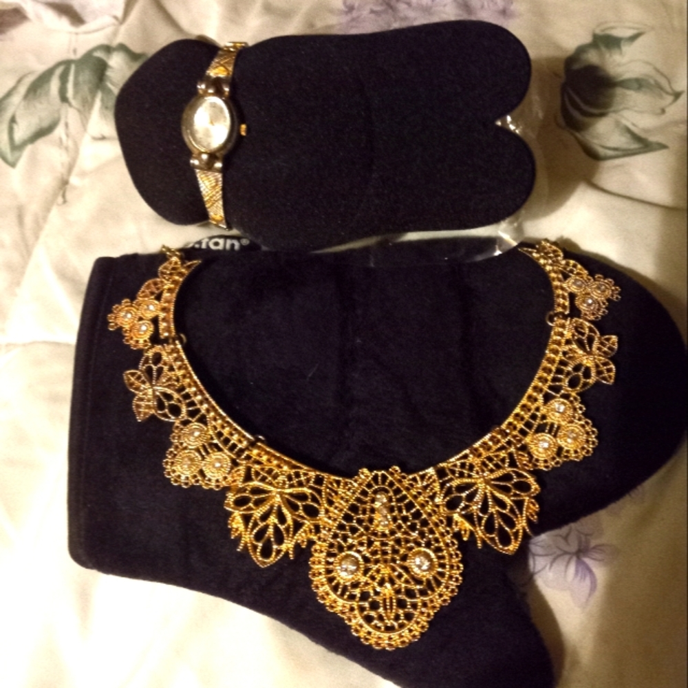 LADIES VINTAGE NECKLACE AND WATCH